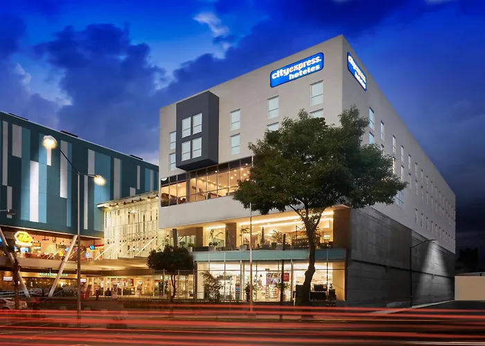 City Express By Marriott La Raza