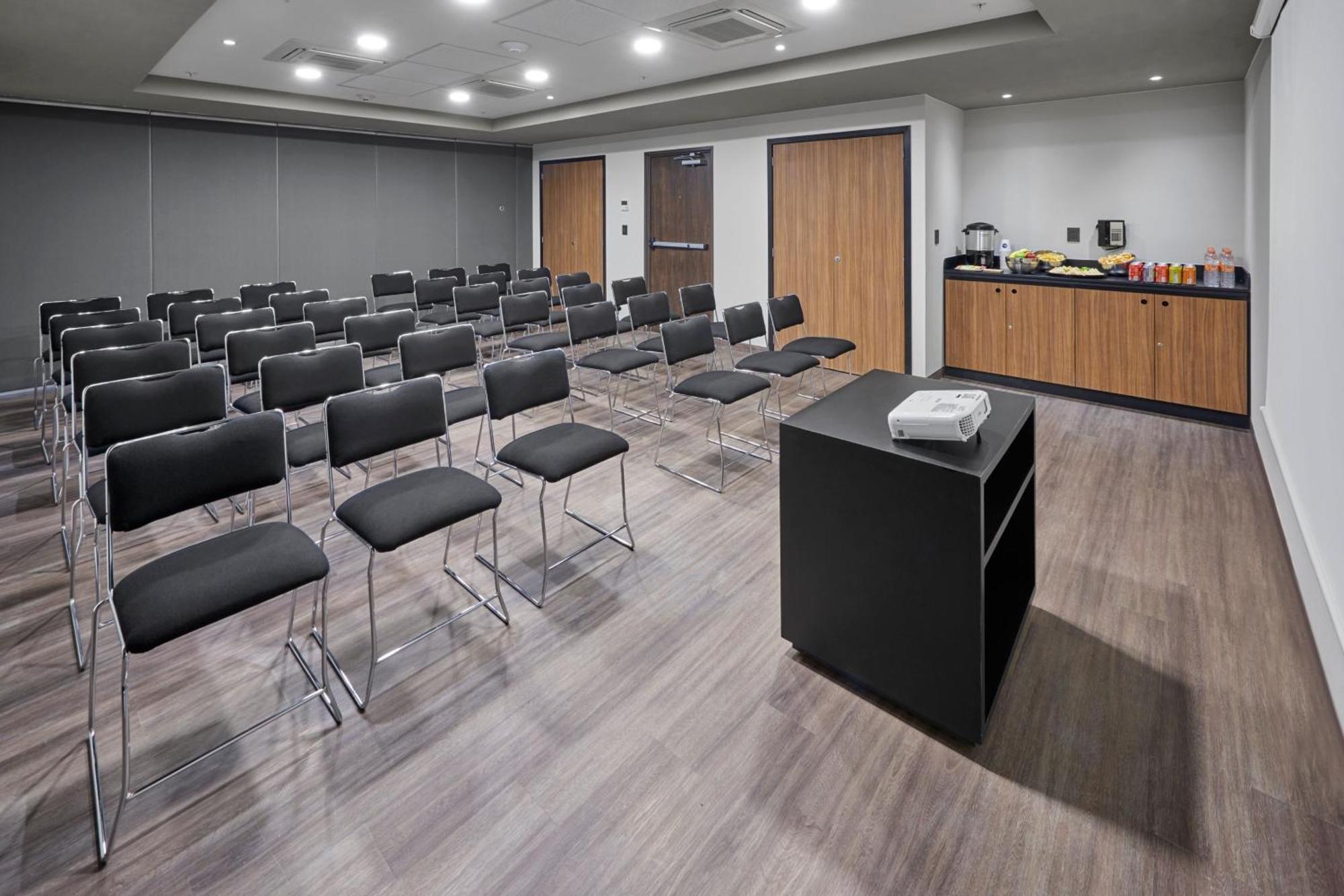 Hotel Express By Marriott La Raza 4*