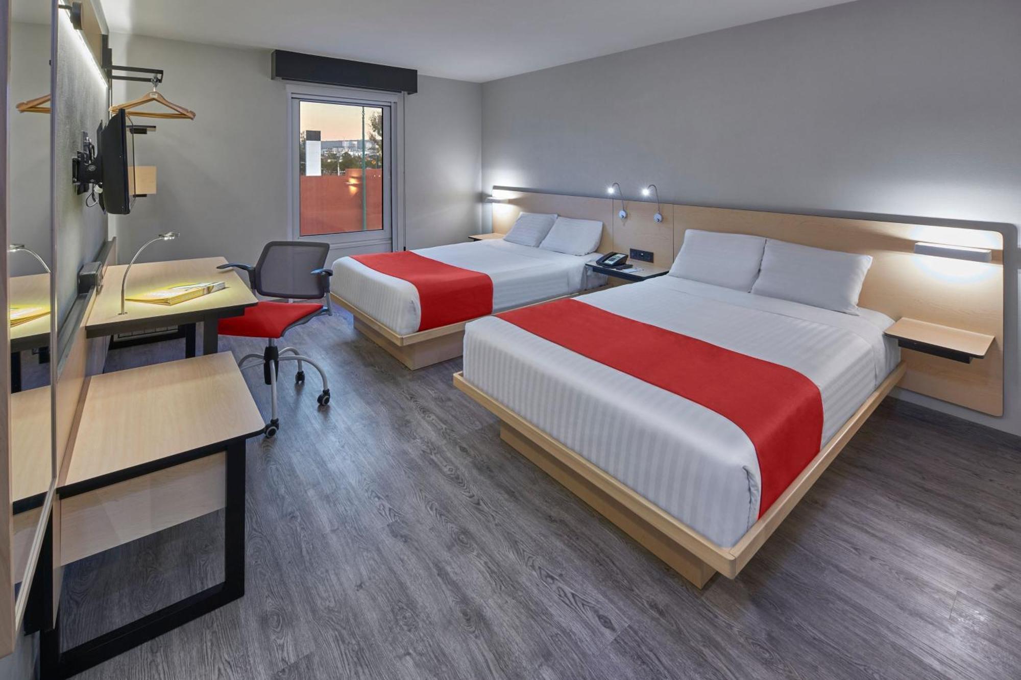 Express By Marriott La Raza Hotel